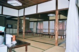 La salle à manger à l'étage à Narita, Un autre enseignement de Hatsumi Sensei,  hatsumi, hombu dojo, bujinkan, bujinkan paris, ninja, ninjutsu, kunoichi